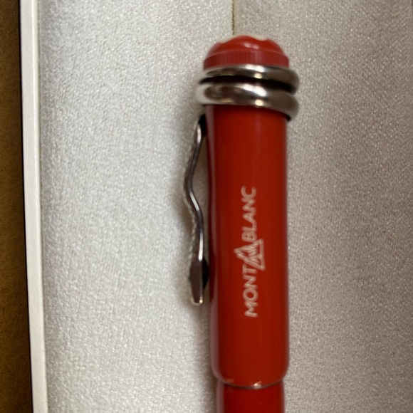 Montblanc Heritage Special Edition Rouge Et Noir Coral Rollerball Pen - Picture 3 of 9